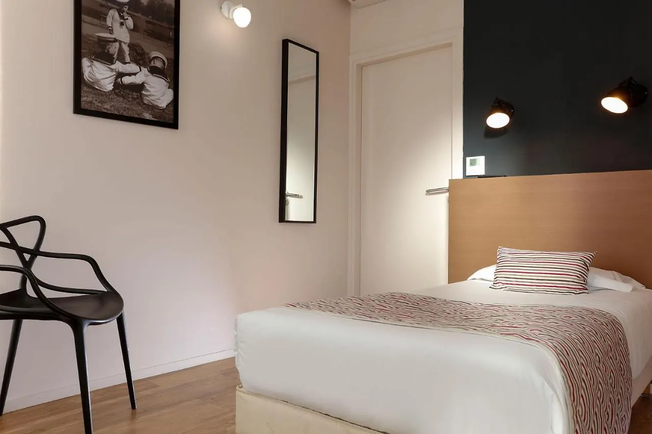 Hotel Coypel By Magna Arbor Parigi
