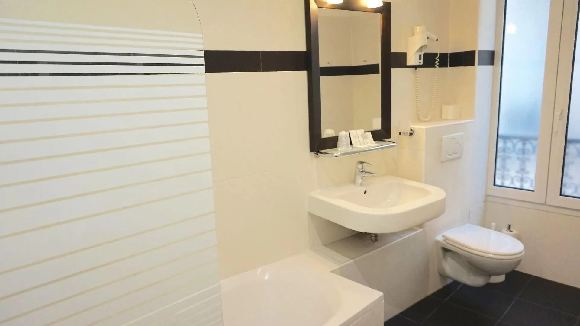 פריז Hotel Coypel By Magna Arbor 3*,