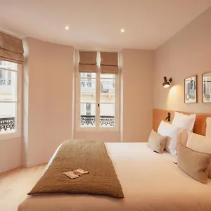 Tinah Paris, Champs Elysees ** Paris