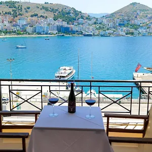 Mano 3*, Sarandë Albanien