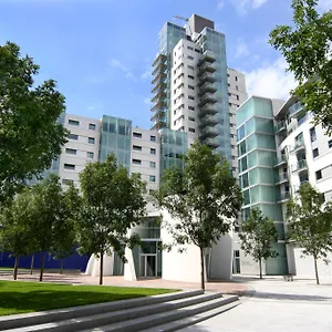 Ξενοδοχείο με διαμερίσματα Marlin Bridge - Empire Square ****