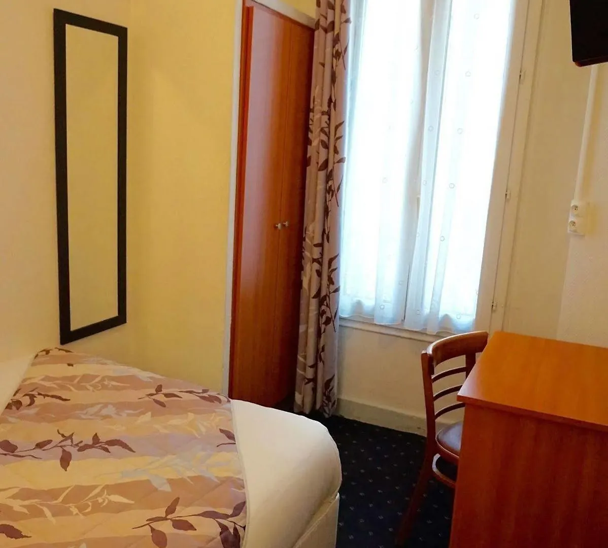 ***  Hotel Coypel París Francia